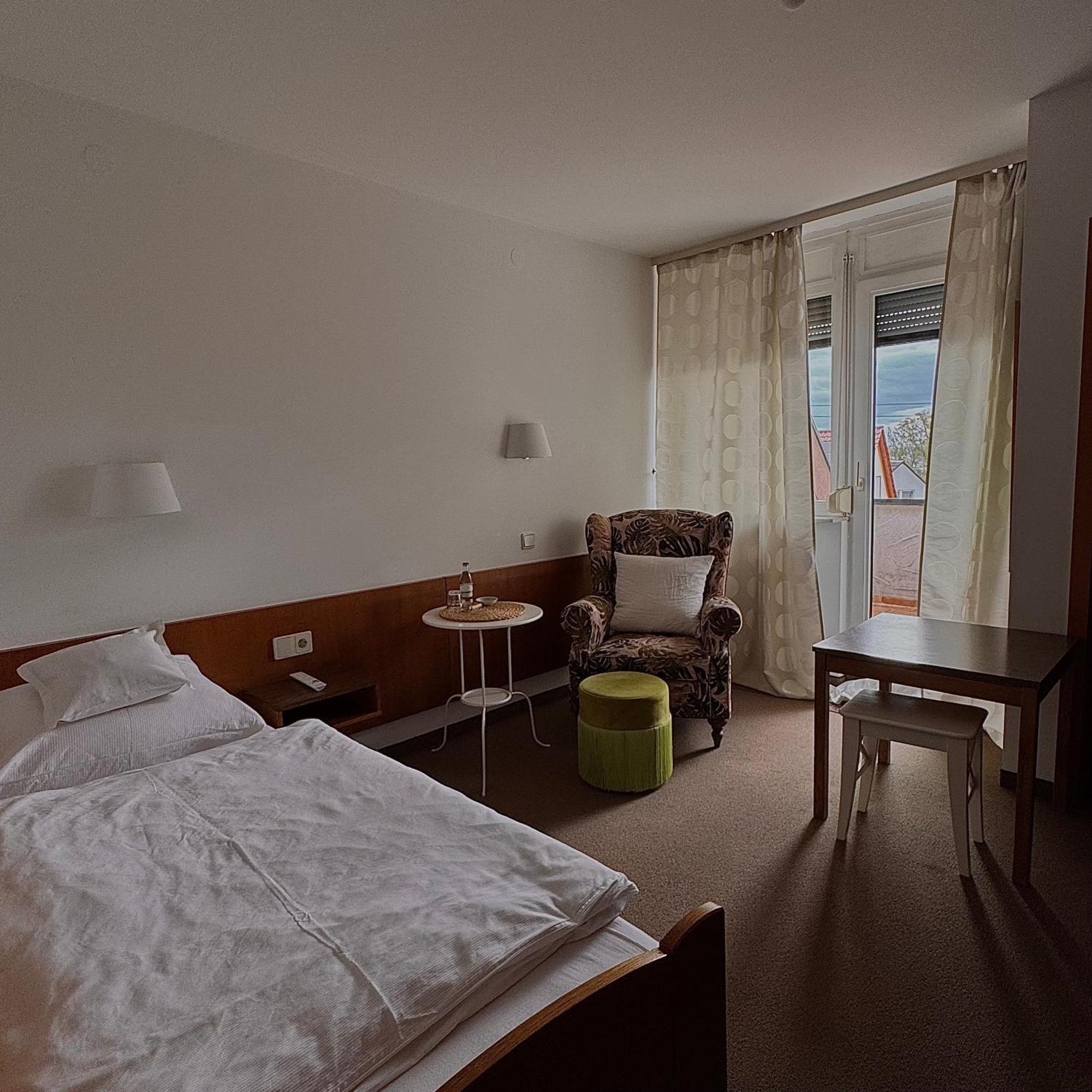 Hotel Milu Ludwigsburg Esterno foto